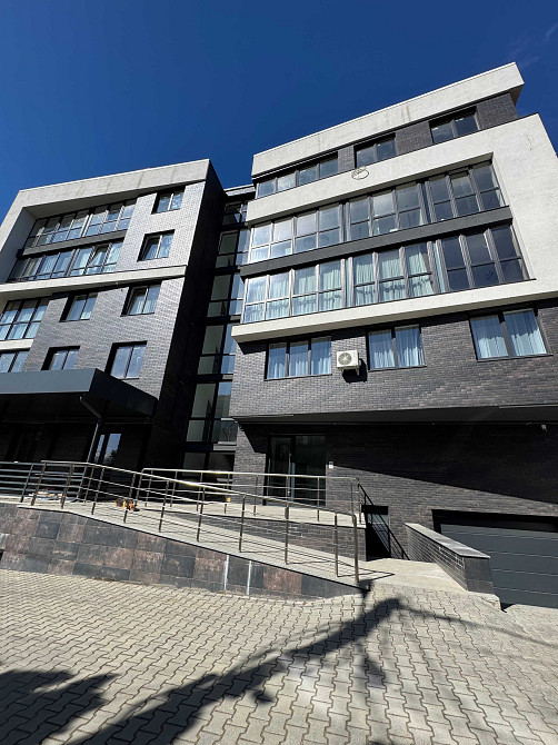 Сучасна 3-кімнатна новобудова у центрі Чернівців Черновцы - изображение 1