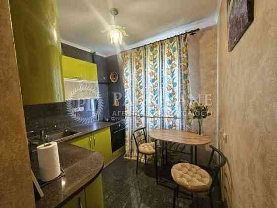 вул. Андрія  Малишка,3 продаж 2-х.кімн. гарний ремонт М. Дарниця-5хв. Киев