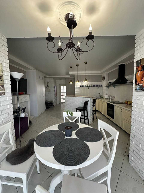 Продам красивую "Евродвушку" на ул. Сахарова/ НОВЫЙ/ КИПИЧНЫЙ дом Одесса - изображение 1