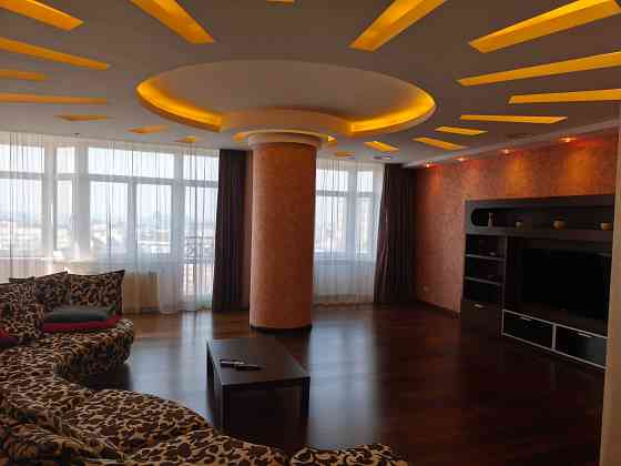 Кловський спуск,  3-ох кімнатна 150 кв. с паркингом Киев