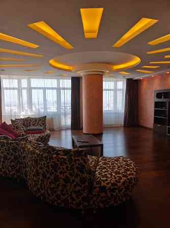 Кловський спуск,  3-ох кімнатна 150 кв. с паркингом Киев