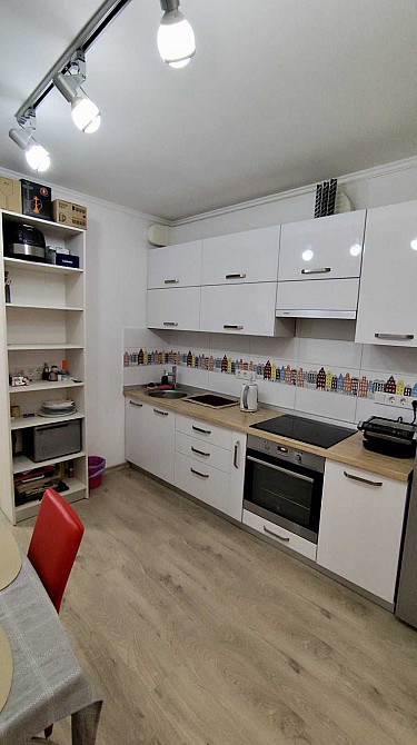 Радужный. 38 м. Ремонт. Мебель. Балкон 4 м с кроватью Лиманка - изображение 2