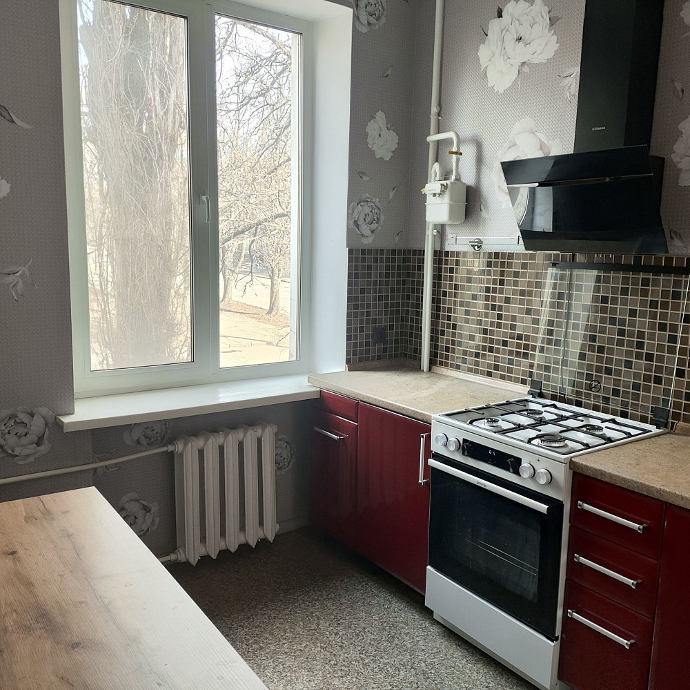 Продаю двухкомнатну Сталінку Кривий Ріг - зображення 4