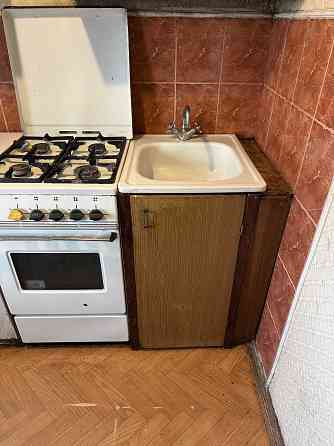 Продам 1 кім, Київ-800метрів,м. Чернігівська вул Малишка 27 -34 000у.е Киев