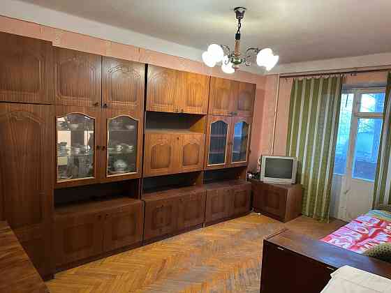 Продам 1 кім, Київ-800метрів,м. Чернігівська вул Малишка 27 -34 000у.е Киев