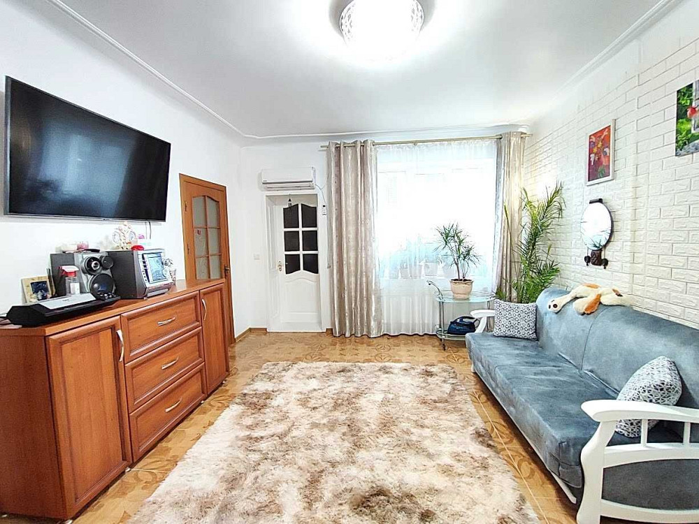 Продається 3-кімнатна квартира з індивідуальним опаленням Чернівці - зображення 1