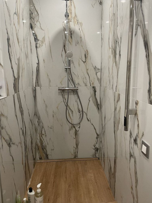 Простора 4-кімнатна квартира в царському будинку з каміном Київ - зображення 8