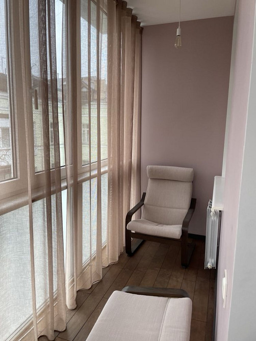 Простора 4-кімнатна квартира в царському будинку з каміном Київ - зображення 7