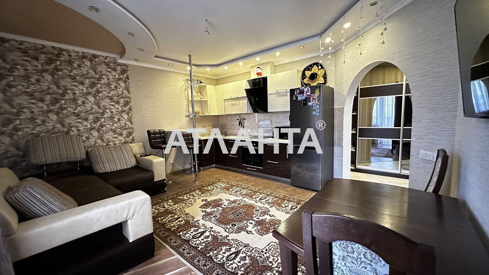 Двухкомнатная квартира + кухня столовая с ремонтом в новом доме Одесса - изображение 1