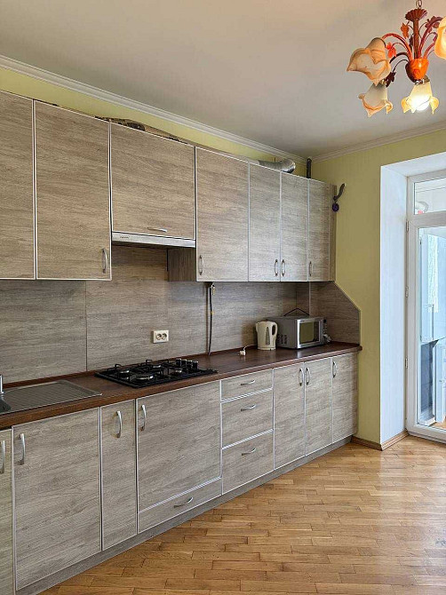 Оренда великої трикімнатної квартири по вул. Галицька 118в Ивано-Франковск - изображение 1