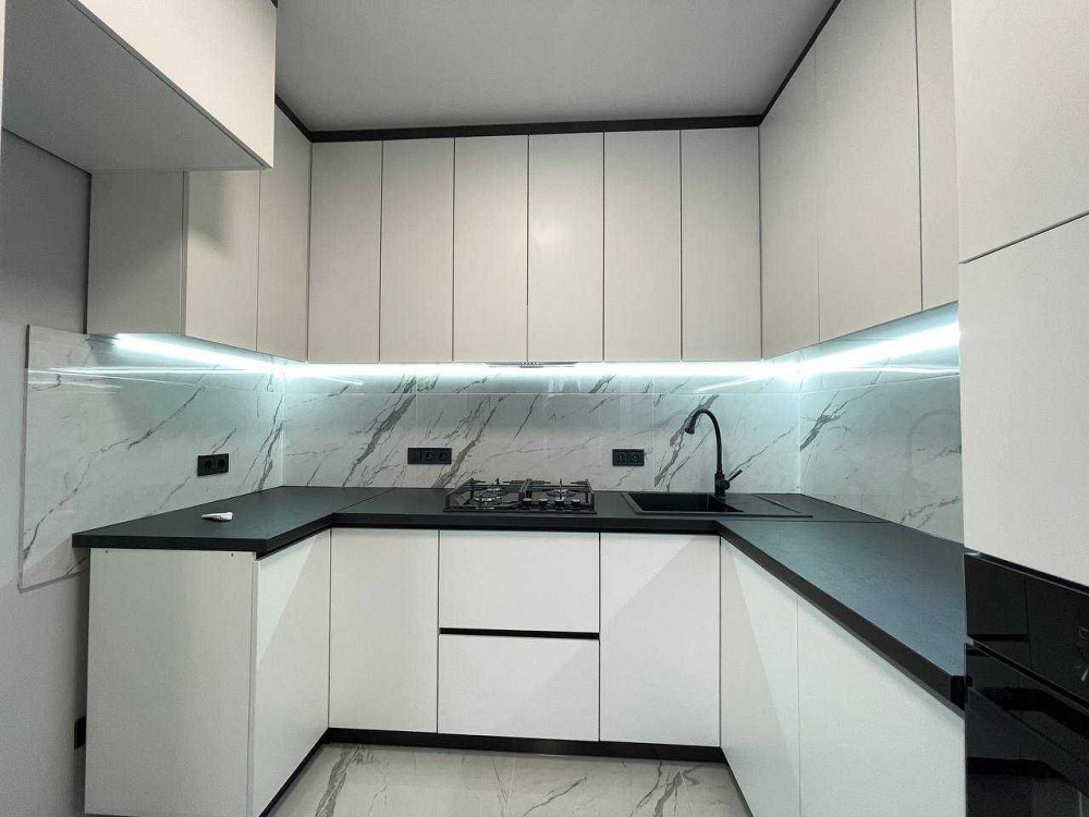 Без Комісії! Простора 2-кім поруч з центром міста Ивано-Франковск - изображение 2