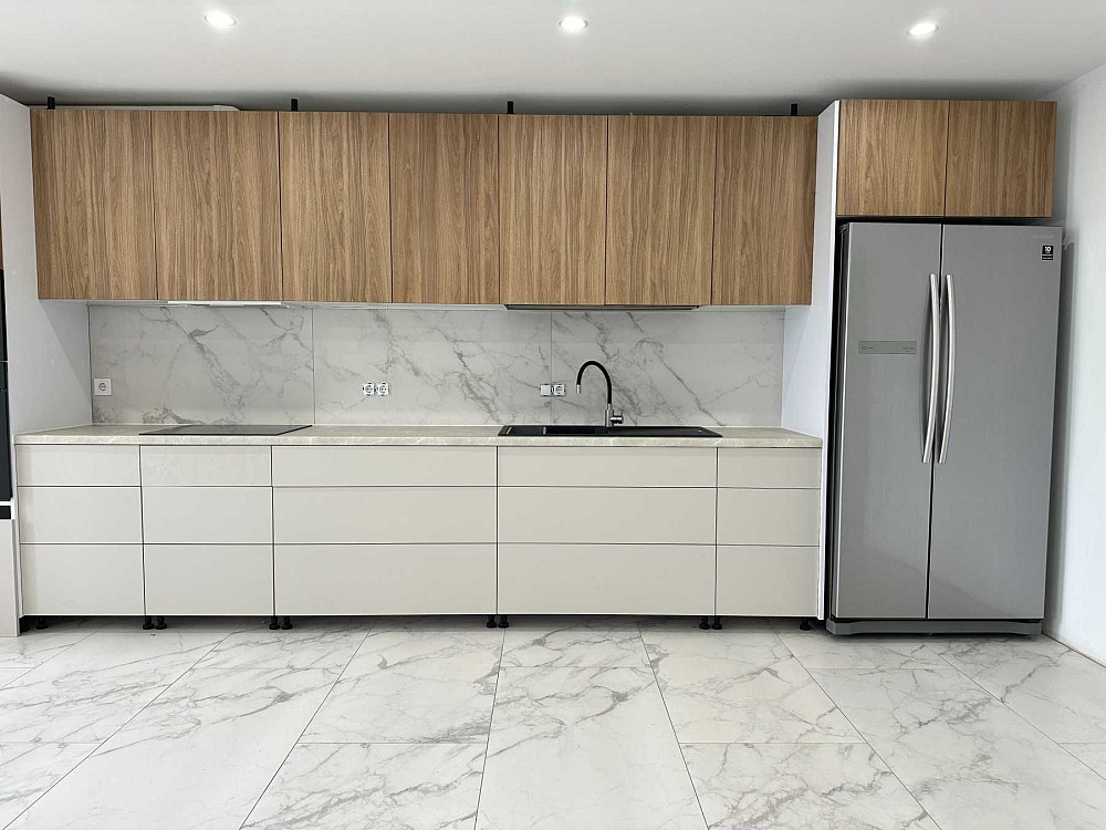 Простора 3 кімнатна, кухня-вітальня 114 м2 + кладовка! Ивано-Франковск - изображение 1