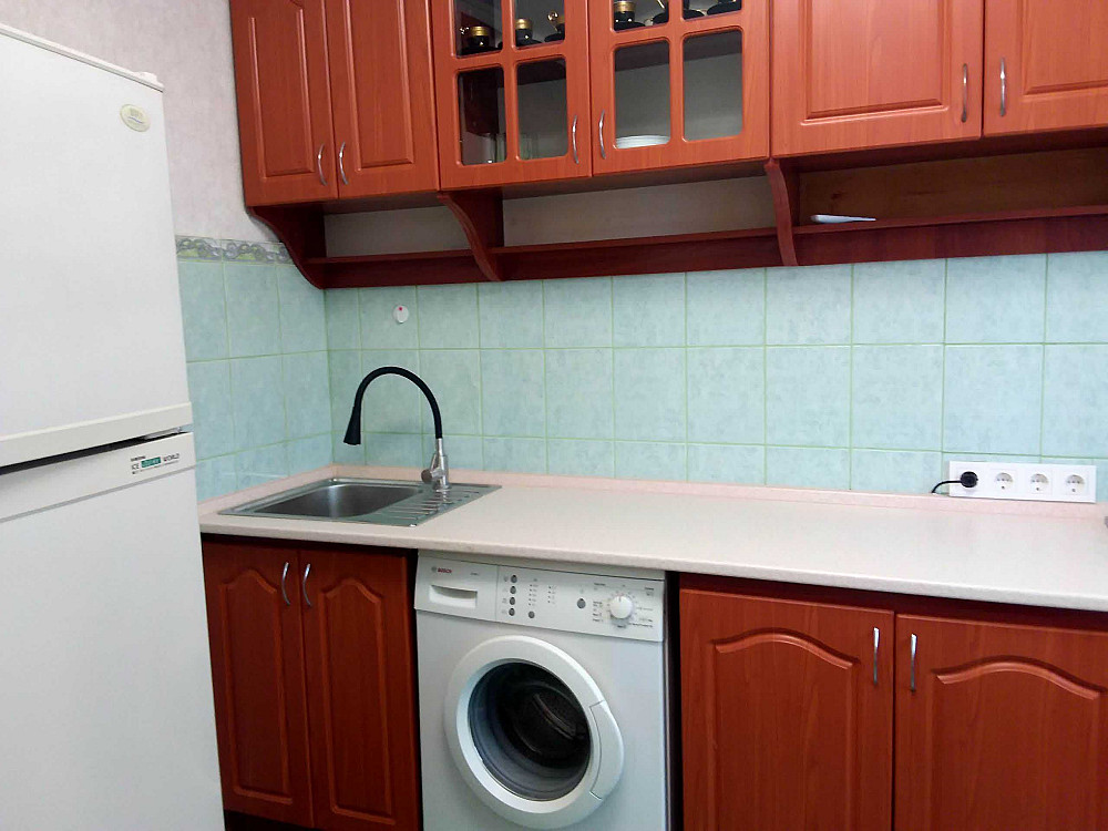 Севастопольська площа, вул. Смілянська 8 Здам гарну 1 но кім. квартиру Київ - зображення 1