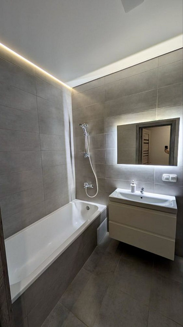 Продається 2х кімнатна квартира Харківське шосе 15а м. Дарниця Киев - изображение 1