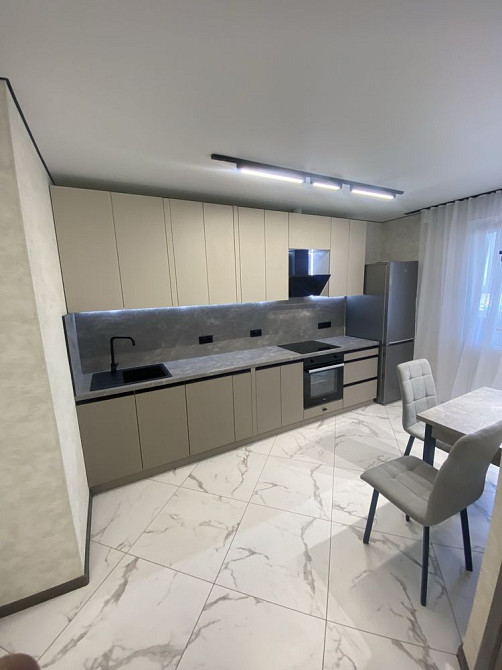 ХОЗЯИН продам евродвушку 44м2  Бровары Металлургов 35 Бровари - зображення 1