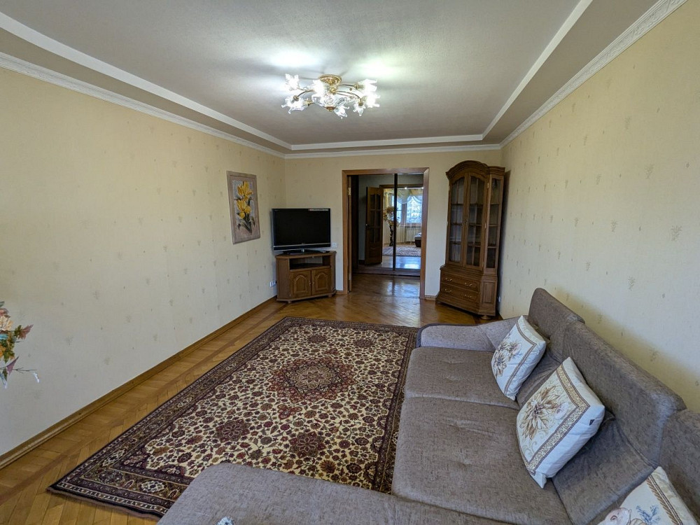 3-кімнатна, бул. Шевченка, 352 Черкаси - зображення 1