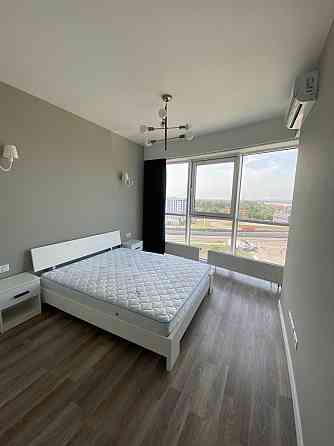 Квартира з видом на Дніпро та панорамними вікнами (ЖК «Зарічний») Киев