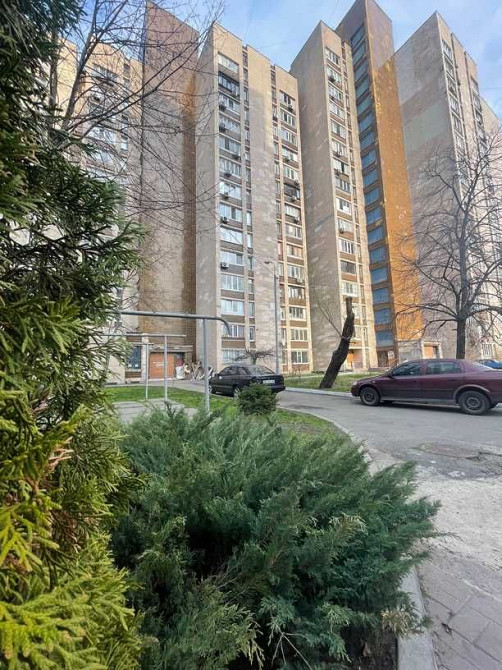 Продаж 1 квартири. М.Лівобережна , ул.Шептицького. Тепла та затишна. Киев - изображение 2