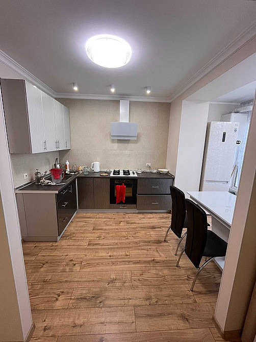 Центр Міста 2 кімнати та кухня студія 80м2 Хмельницкий - изображение 4