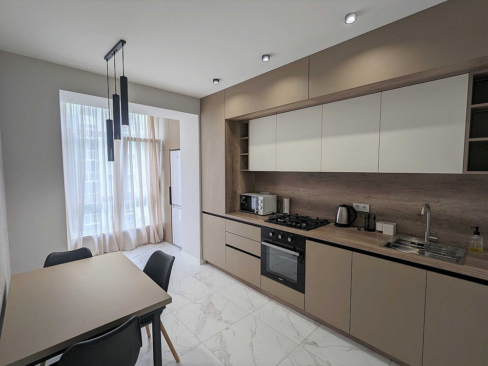 велика 1к. квартира з свіжим ремонтом в центрі міста Ивано-Франковск - изображение 2