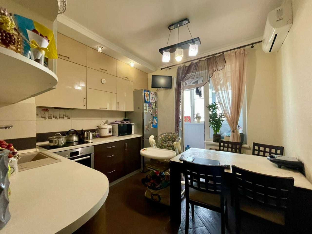 2-комнатная квартира с ремонтом в ЖМ Радужный Лиманка - зображення 2