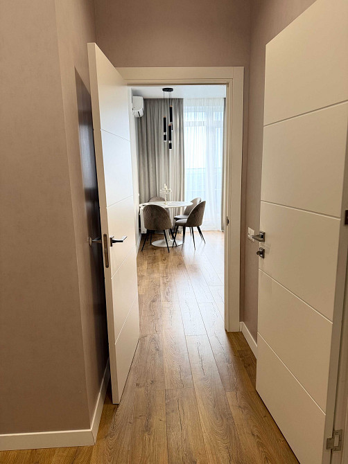 Квартира з новим якісним ремонтом в новому ЖК в Приморському районі. Одесса - изображение 5