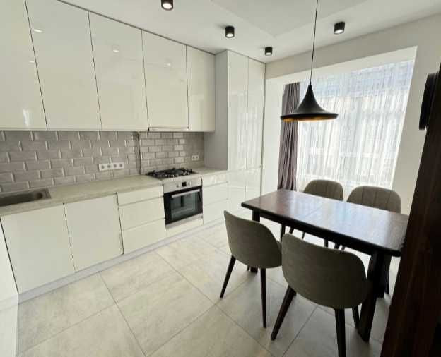 Світла, затишна, повністю готова до проживання квартира. Хмельницкий - изображение 1