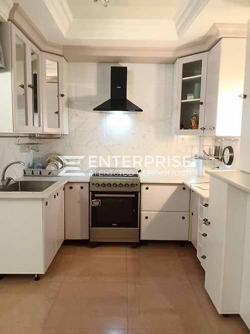 Продам 2 к. квартиру з ремонтом у центрі, Шевченківський р-н Киев - изображение 1