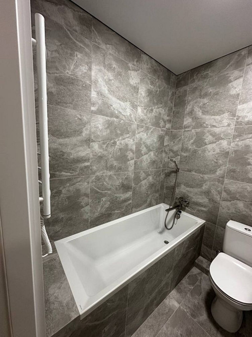 Здана новобудова з ремонтом! Діє ще переуступка! Хмельницкий - изображение 7