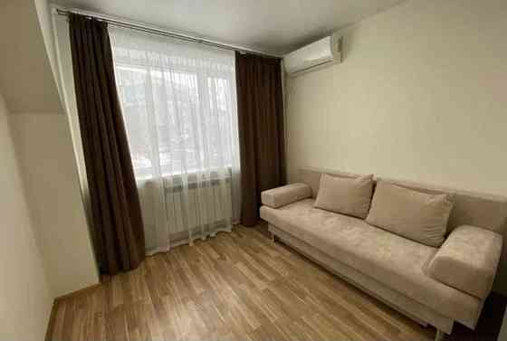 Продам 1-к квартиру-студію, м. Берестейська Киев