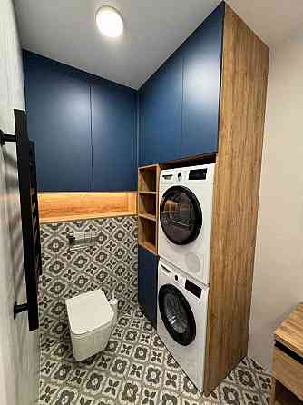 Простора квартира з меблями і технікою в новобудові Львів