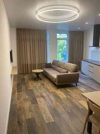 Продам 2 к  БЕЗ комиссии Центр клубный дом Classic Hall Днепр