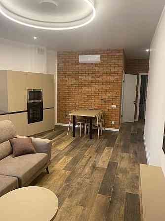 Продам 2 к  БЕЗ комиссии Центр клубный дом Classic Hall Днепр