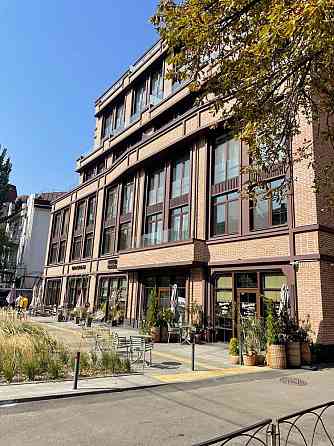 Продам 2 к  БЕЗ комиссии Центр клубный дом Classic Hall Днепр