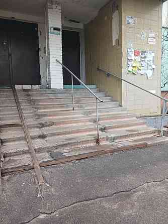 Продам однокімнатну Троєщина Киев