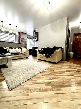 3-х комнатная квартира возле метро Харків