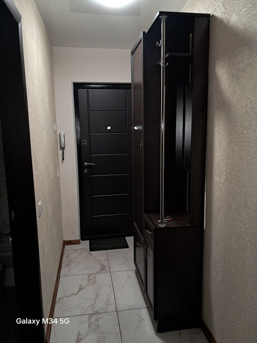 Продам квартиру с новым ремонтом 173 квартал 2 этаж не угловая Кривой Рог - изображение 1