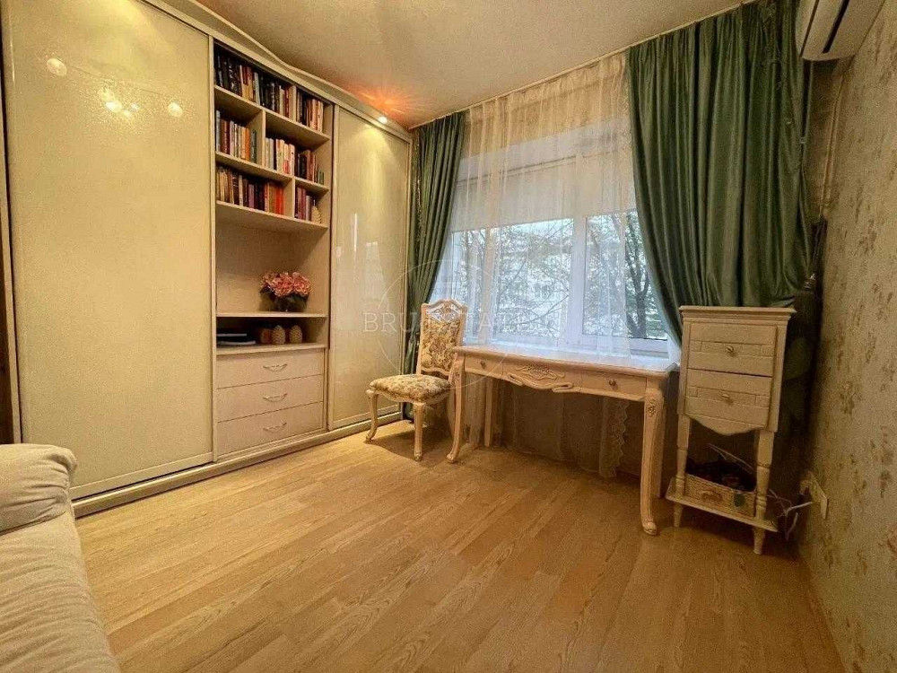 Продам 1к квартиру Воскресенка Перова Воскресенський бульвар Киев - изображение 1