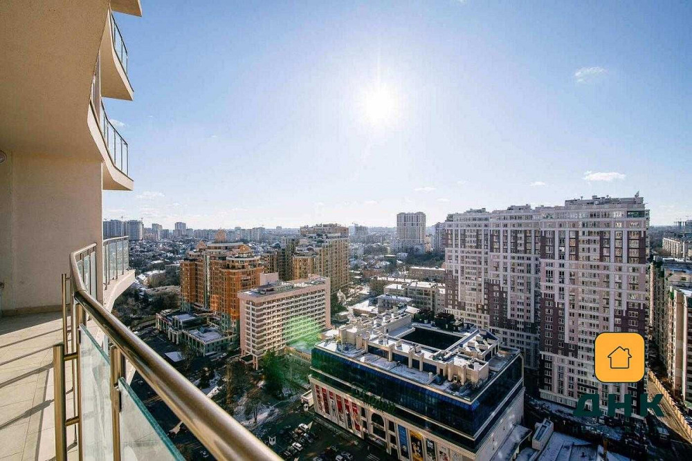 Терраса, замечательный вид на Генуэзскую, 2-ком, 65 кв.м, 36 Жемчужина Одесса - изображение 1