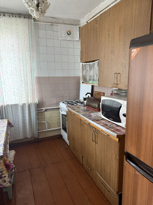 Трьохкімнатна квартира в центрі Рекунова Гостомель - зображення 1