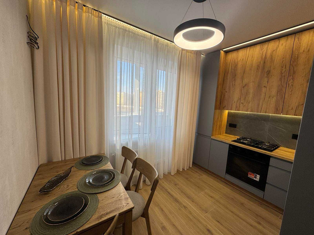 Продаж гарнесенької  квартири 40м2, ЖК "Сонячний", Боголюбова,27 Софиевская Борщаговка - изображение 3