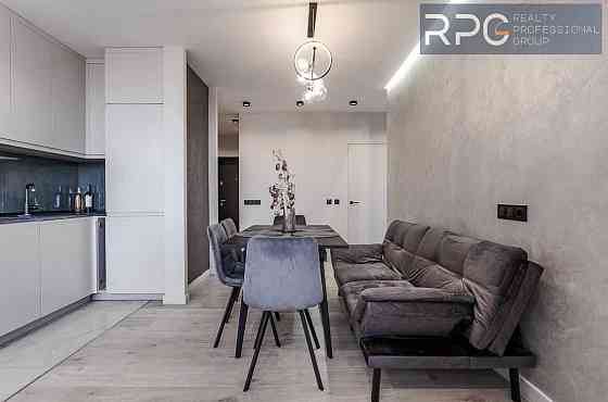 Продаж 2-к квартири в ЖК Seven Осокорки ремонт генератор комфорт клас Киев