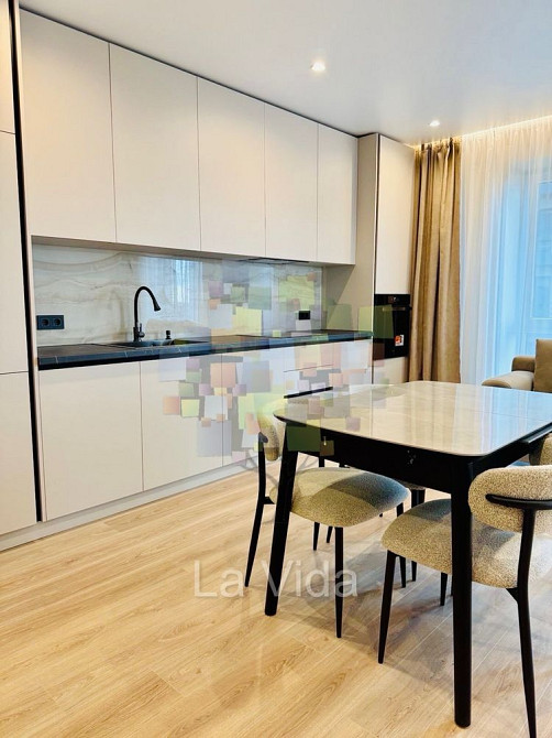 Продаж 2к квартири ЖК Вест Таверс/West Towers/Легоцького/ТРЦ Токіо Ужгород - изображение 1