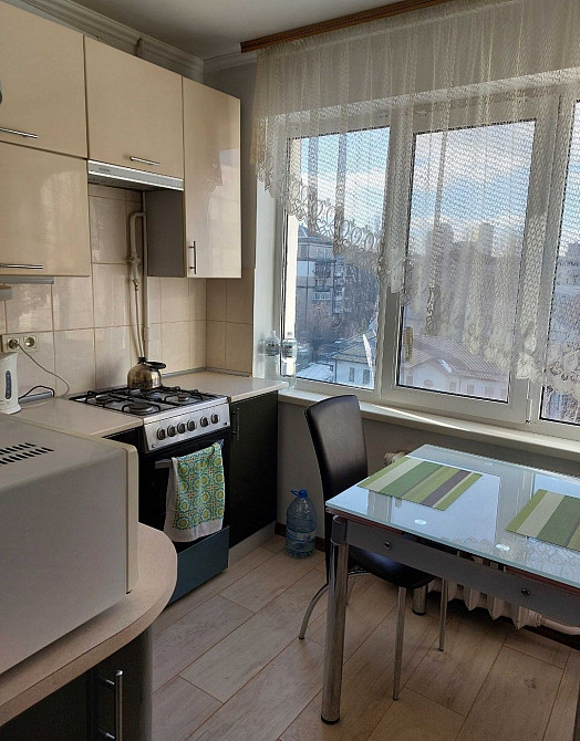 Продам 1 кімнатну квартиру вул Дністровська 19  метро‼️ Шулявська‼️ Киев - изображение 1