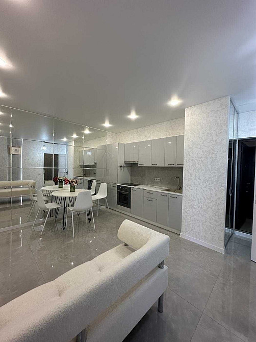 Продам в Кадорре на Сахарова с ремонтом Крижанівка - зображення 1