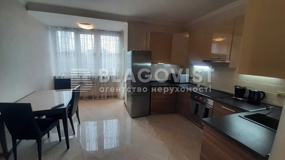 Продается 3к. квартира Урловская Киев - изображение 1