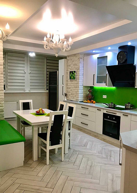 2-комнатная квартира ул. Сахарова 84 м2 Одесса - изображение 1