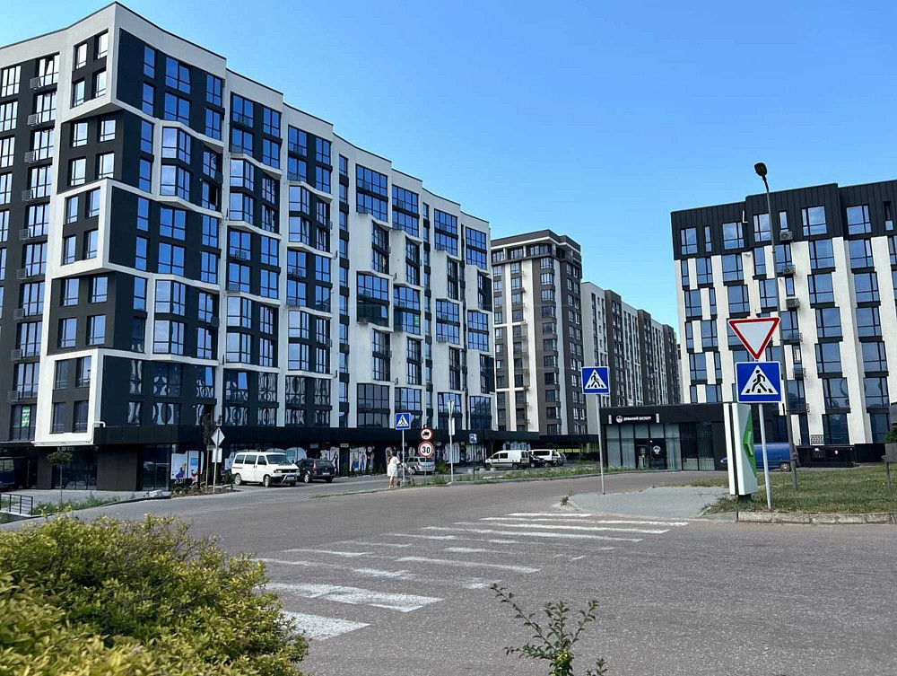 Гарна 2-кімнатна квартира із Виглядом на Паркову Алею. Угорники - зображення 1