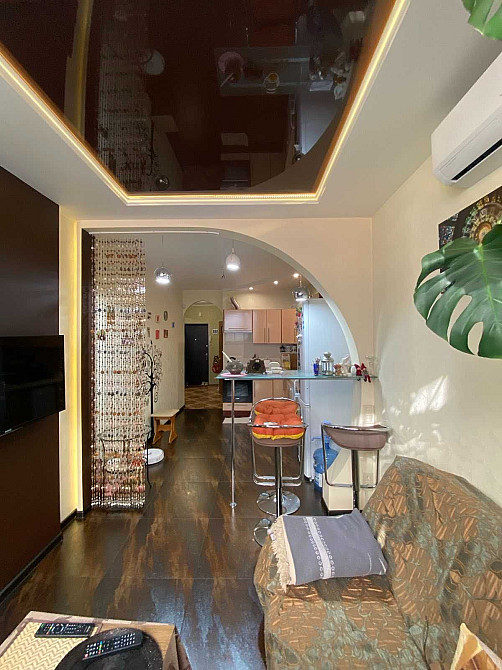 Просторная кухня студия и спальня с ремонтом и мебелью на Таирова. Odesa - photo 5