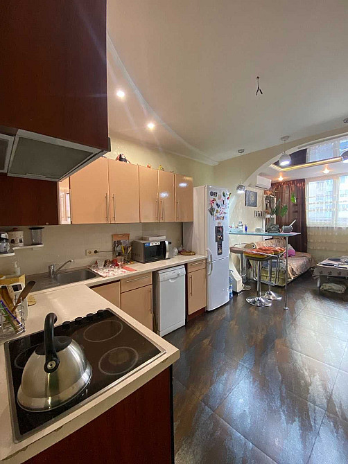 Просторная кухня студия и спальня с ремонтом и мебелью на Таирова. Odesa - photo 1